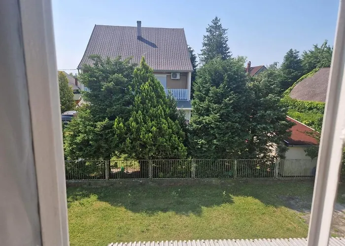 Dora Balatonkeresztur